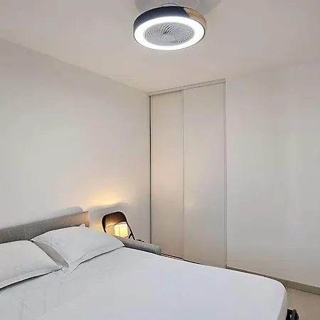 Appartamento Elegant A Terrasse Et Parking *